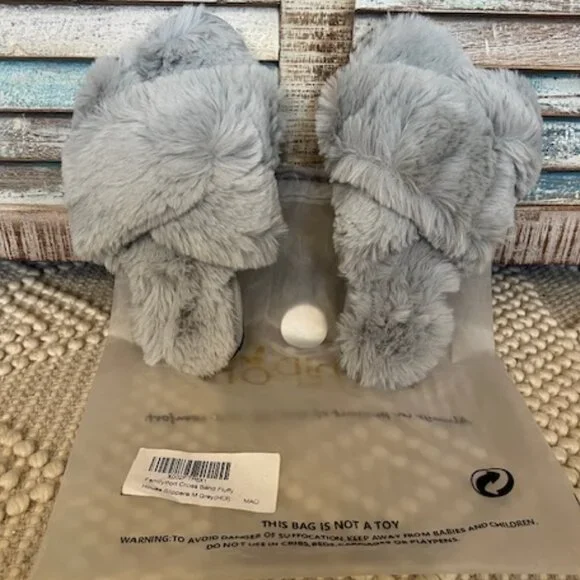 Cozy furry Women’s Cross Band Slippers - Picture 1 of 3